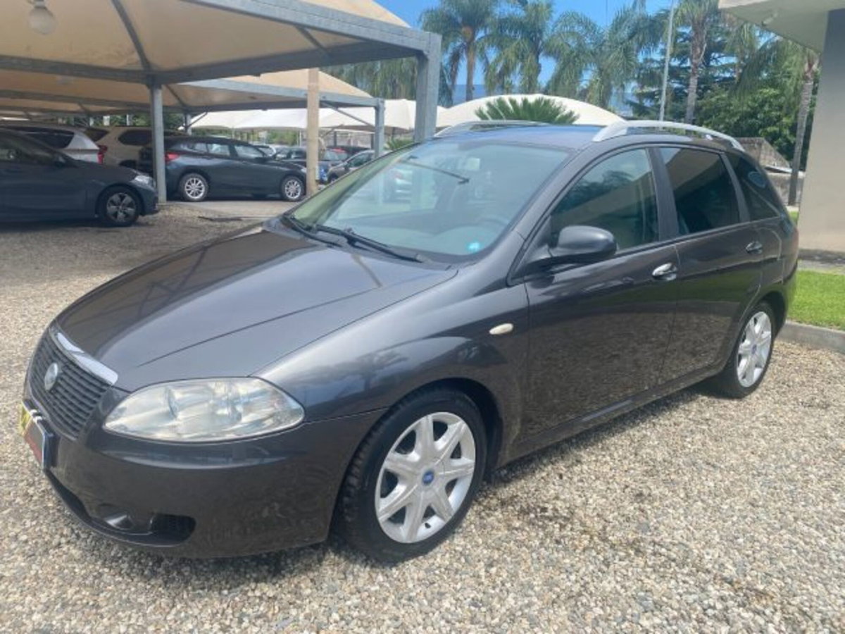 Fiat Croma 1.9 Multijet 16V Emotion (16)