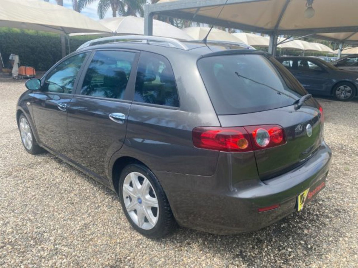Fiat Croma 1.9 Multijet 16V Emotion (4)