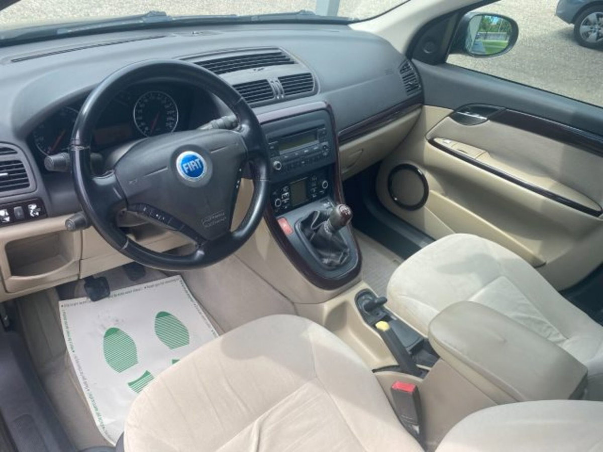 Fiat Croma 1.9 Multijet 16V Emotion (5)
