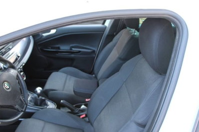 Alfa Romeo Giulietta 2.0 JTDm-2 Distinctive 140cv (8)