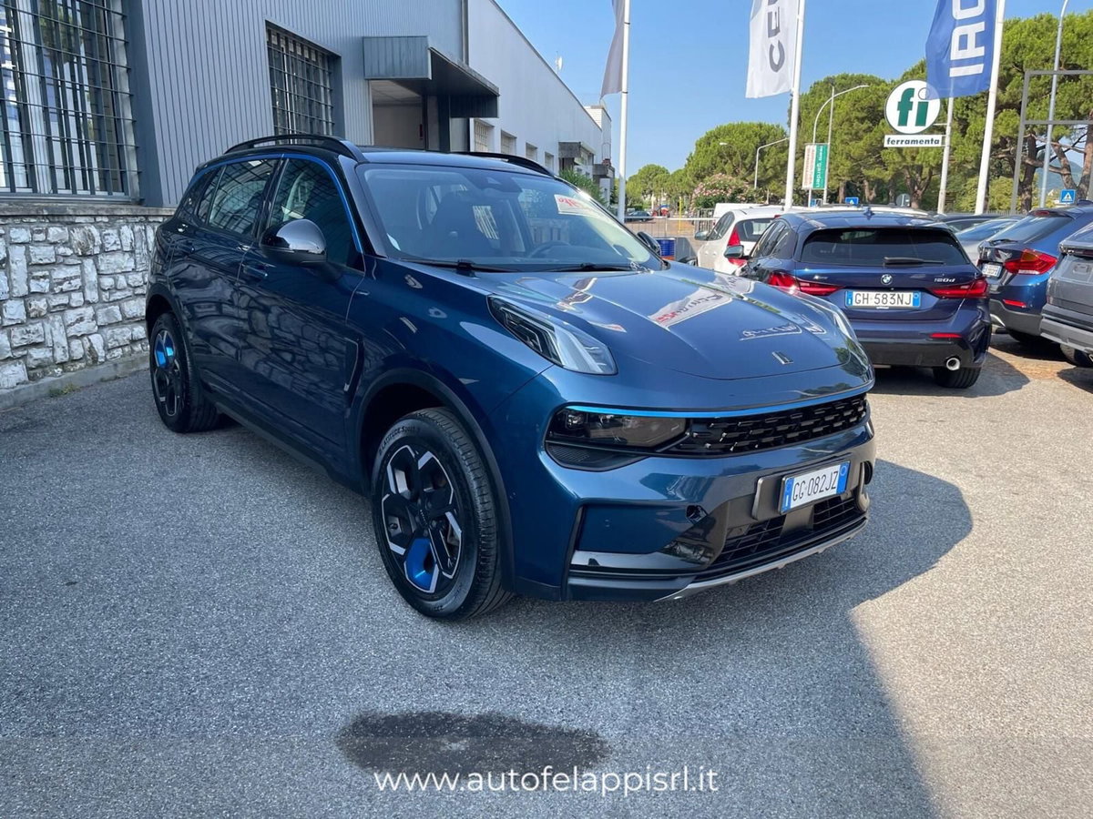 Lynk & Co 01 01 HEV