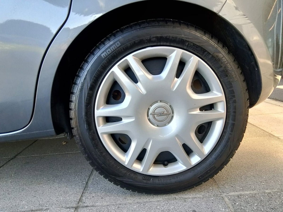 Opel Corsa 1.4 90CV GPL Tech 5 porte Innovation (7)