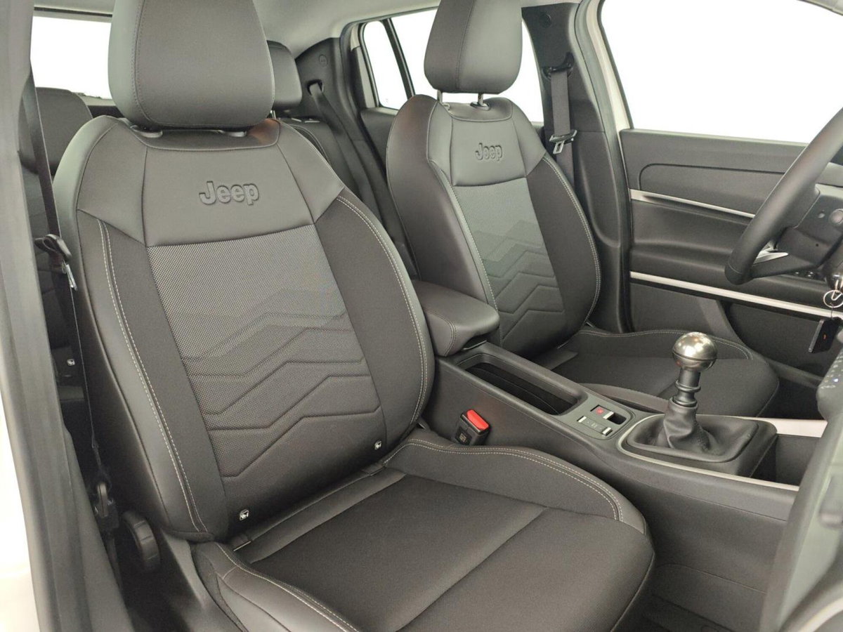 Jeep Avenger 1.2 turbo Altitude fwd 100cv (14)