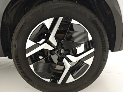 Peugeot 2008 1.2 hybrid Allure 145cv e-dcs6 (9)