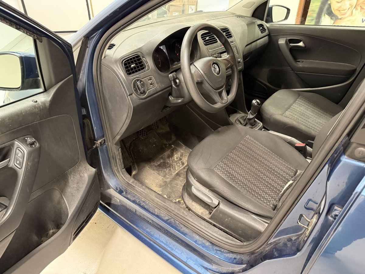 Volkswagen Polo 1.0 MPI 5p. Trendline (16)