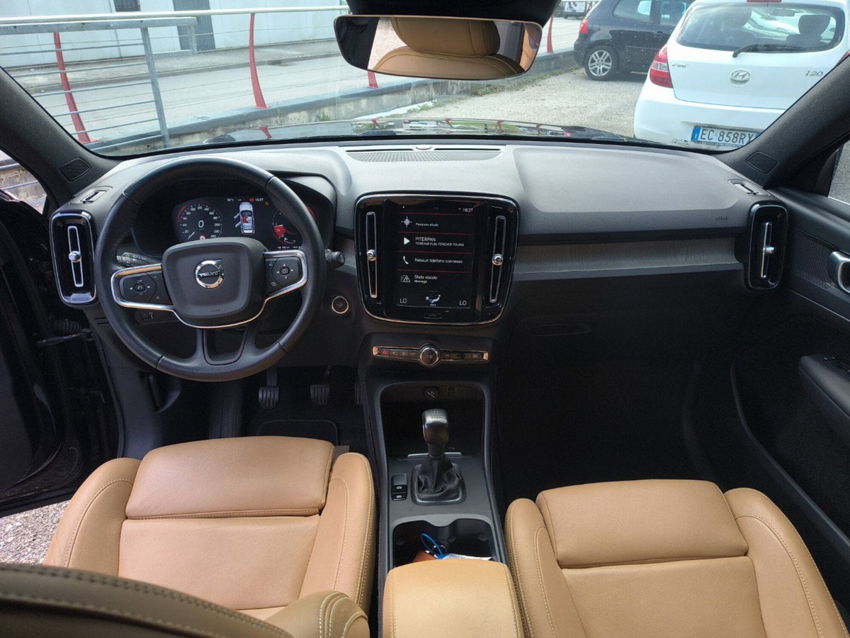 Volvo XC40 D3 AWD Inscription (13)