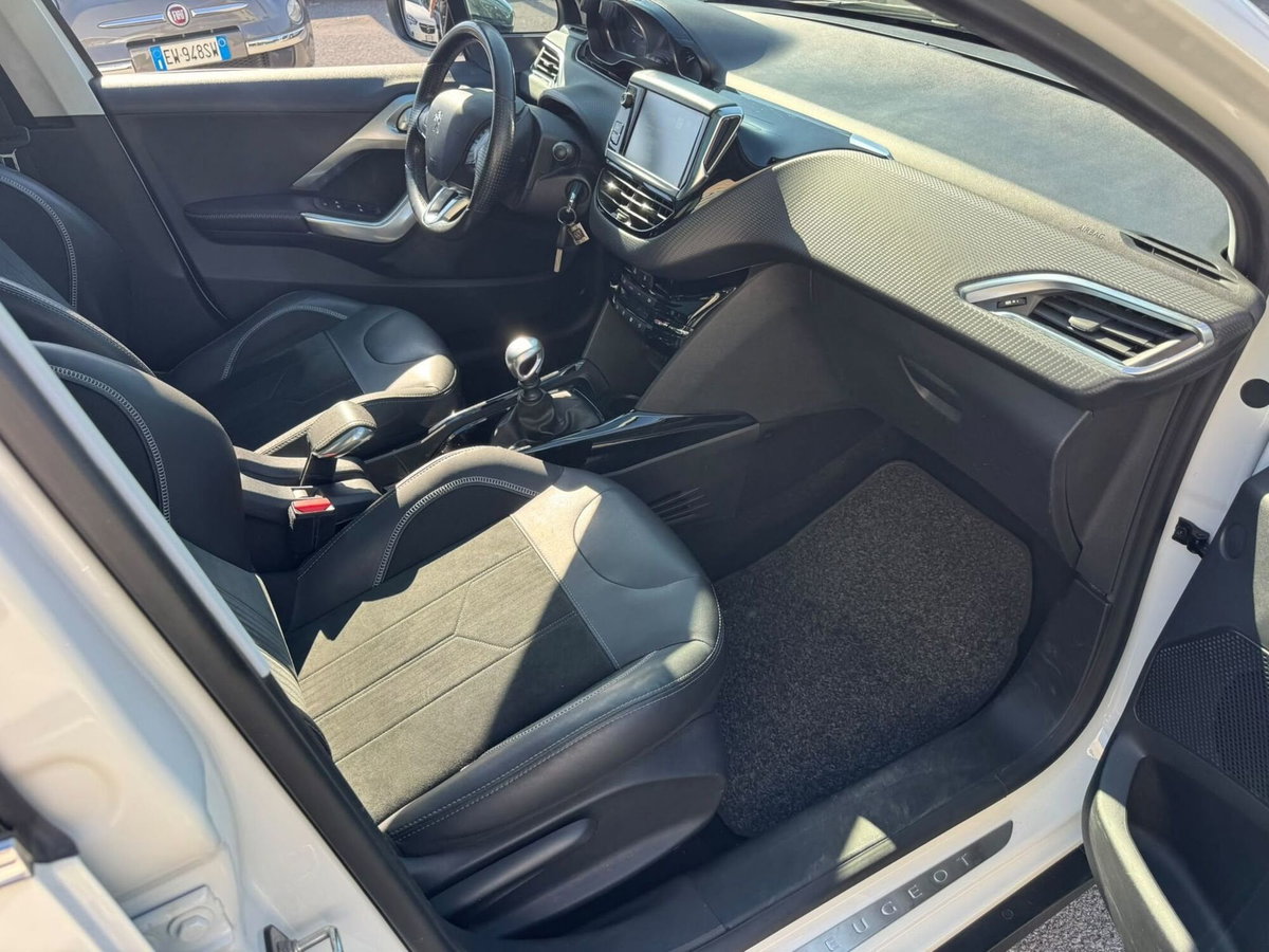 Peugeot 2008 120 S&S Crossway (10)
