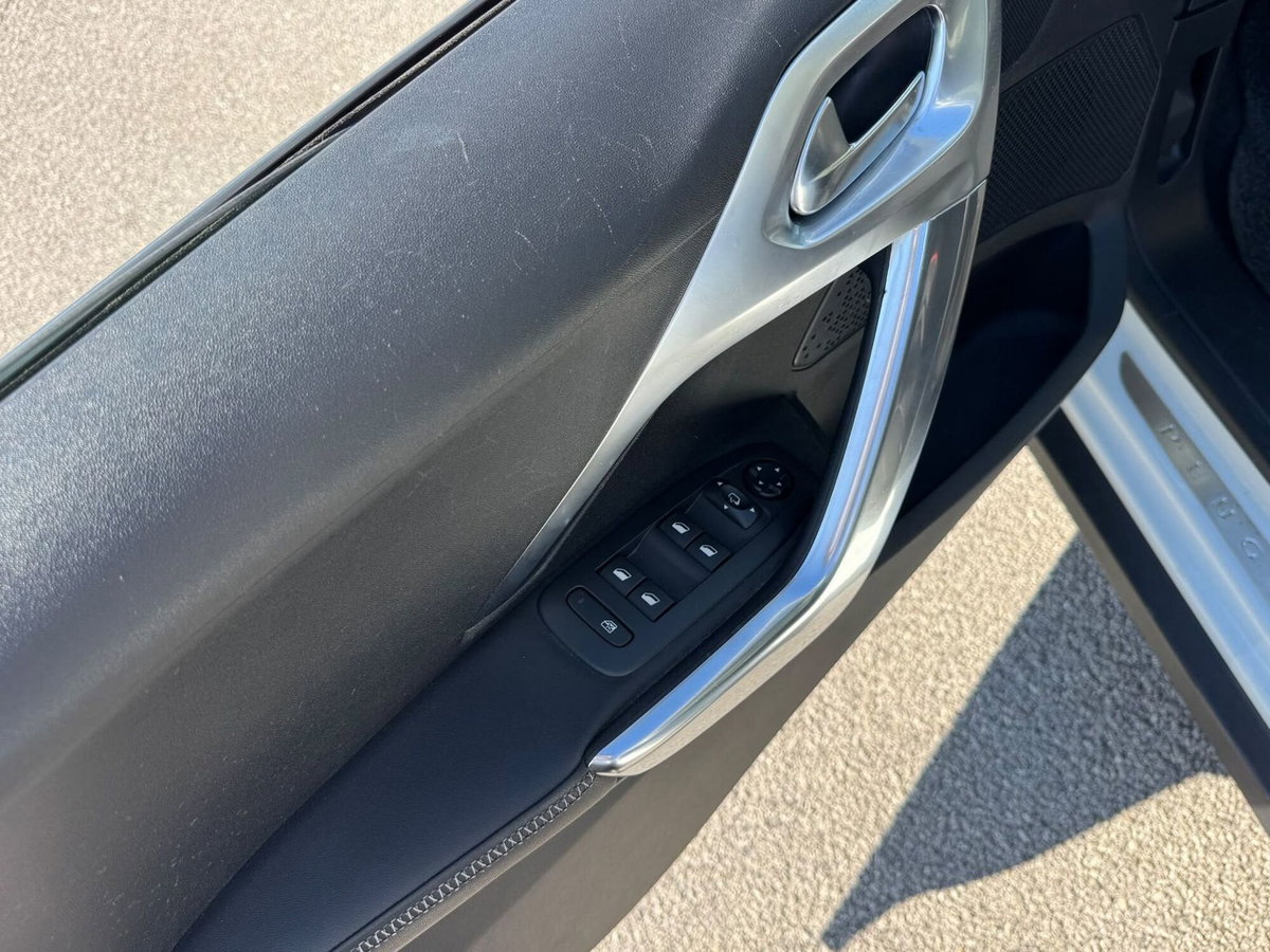 Peugeot 2008 120 S&S Crossway (4)