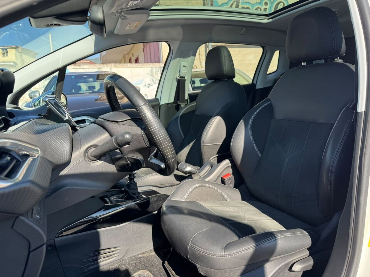 Peugeot 2008 120 S&S Crossway (6)