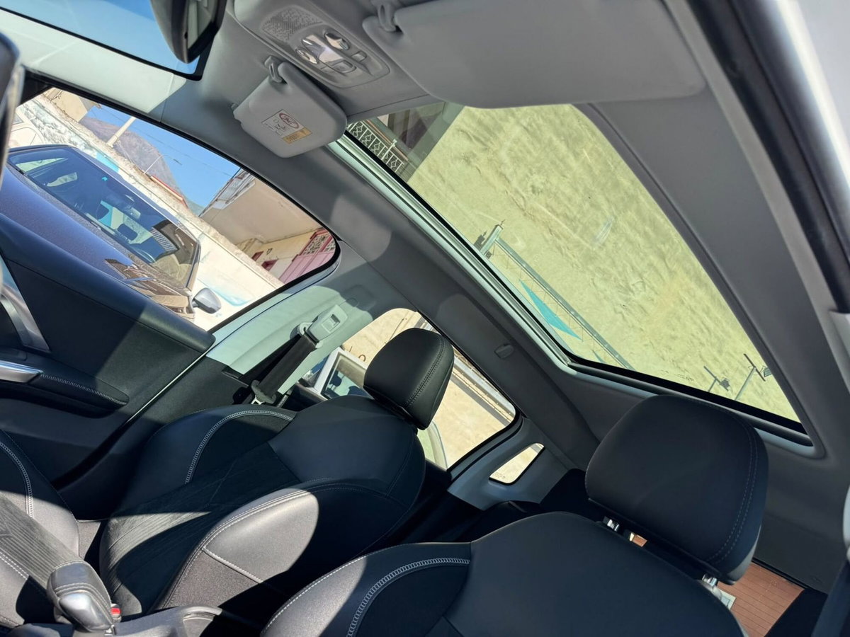 Peugeot 2008 120 S&S Crossway (7)