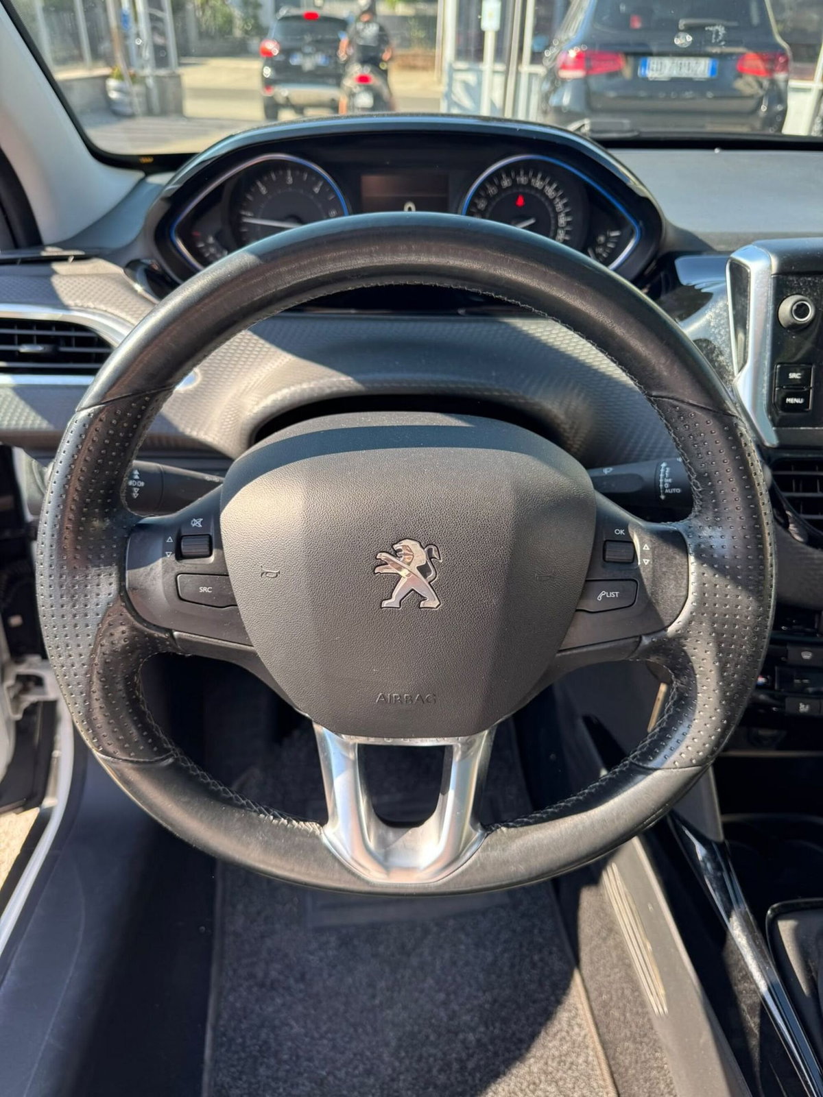 Peugeot 2008 120 S&S Crossway (8)