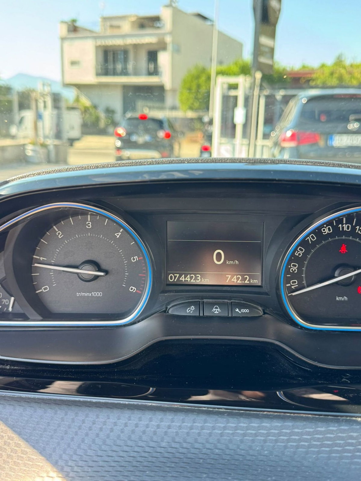 Peugeot 2008 120 S&S Crossway (9)