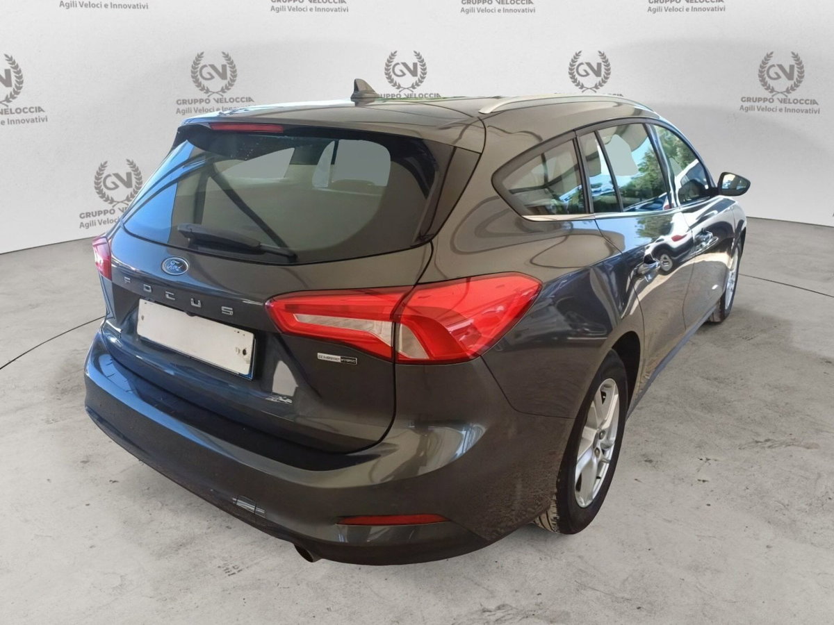 Ford Focus Station Wagon 1.0 EcoBoost Hybrid 125 CV SW Business (11)