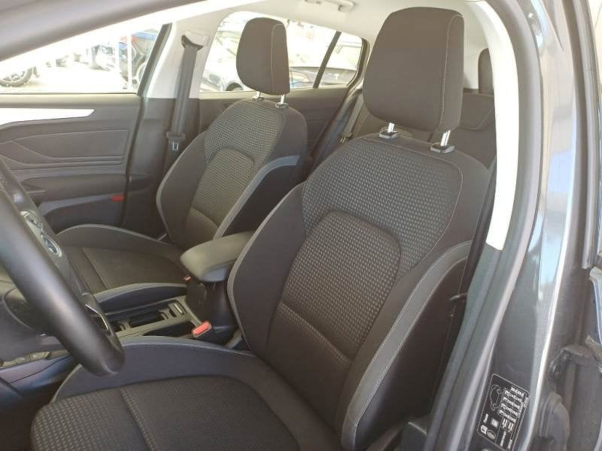 Ford Focus Station Wagon 1.0 EcoBoost Hybrid 125 CV SW Business (4)