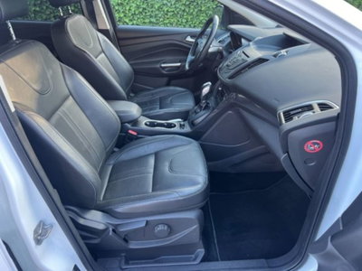 Ford Kuga 2.0 TDCI 150 CV S&S 4WD Powershift Titanium X (10)