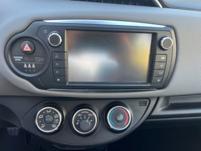 Toyota Yaris 1.D-4D 5 porte Lounge (19)