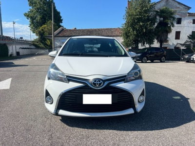 Toyota Yaris 1.D-4D 5 porte Lounge (2)