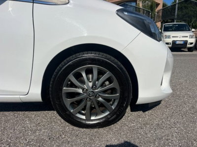 Toyota Yaris 1.D-4D 5 porte Lounge (3)