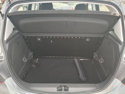 Opel Corsa 1.4 5 porte Advance (12)