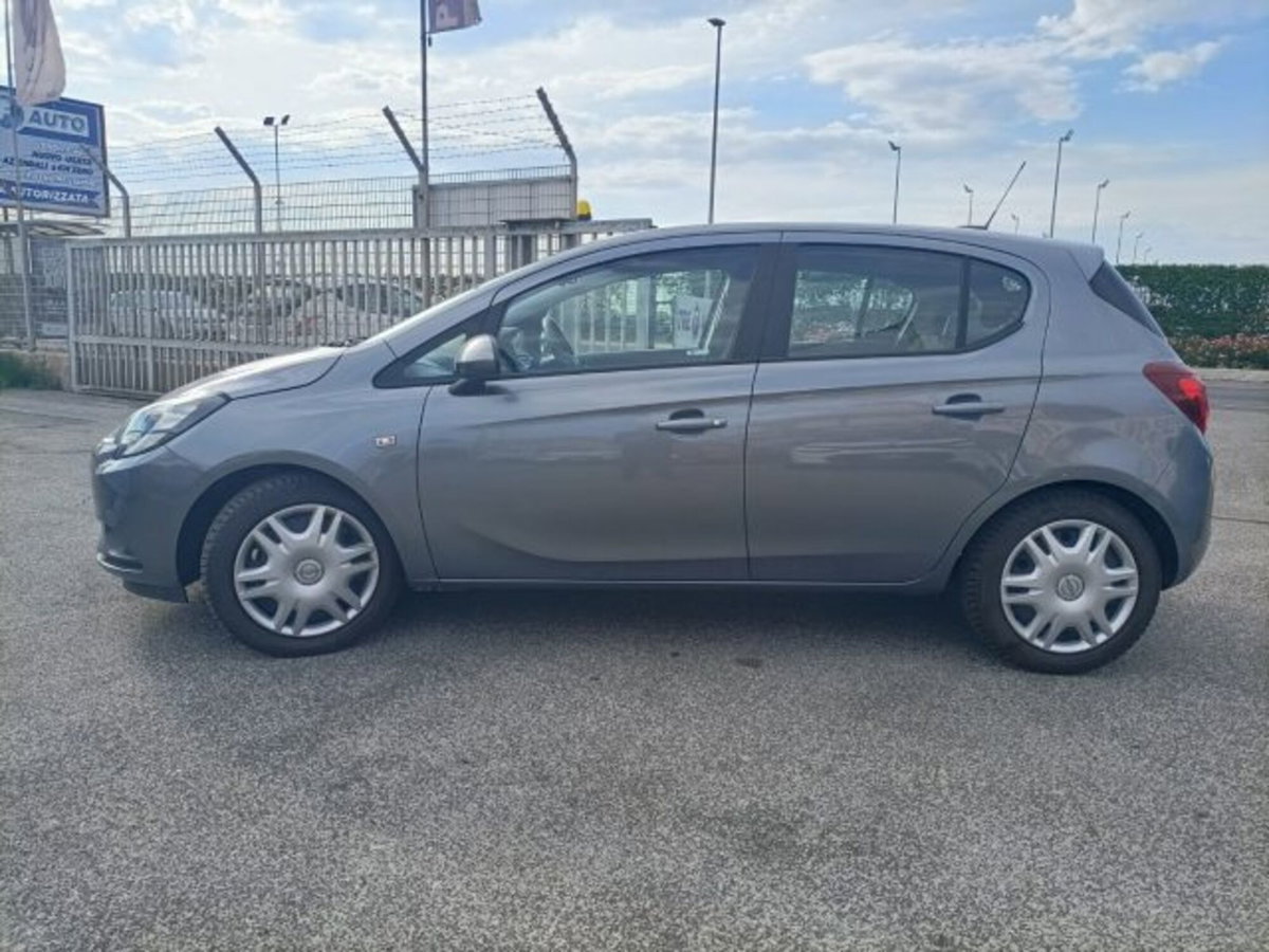 Opel Corsa 1.4 5 porte Advance (4)