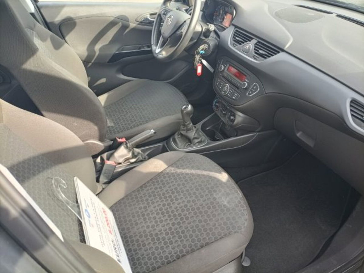 Opel Corsa 1.4 5 porte Advance (9)