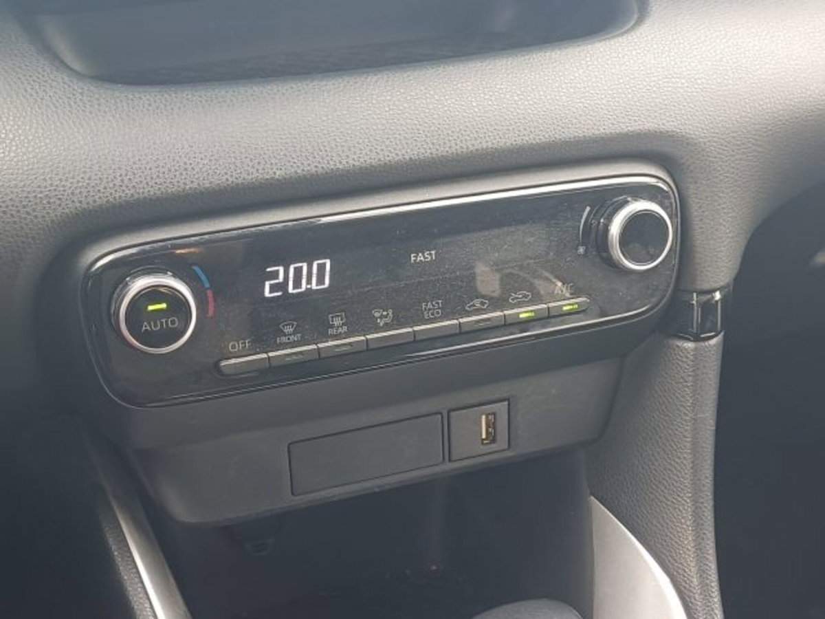 Toyota Yaris 1.5 Hybrid 5 porte Energy (14)