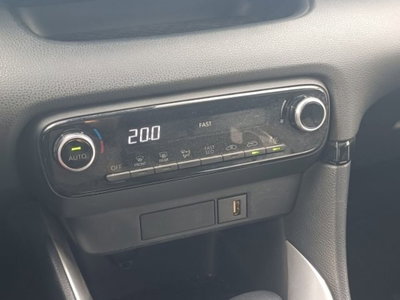 Toyota Yaris 1.5 Hybrid 5 porte Energy (14)