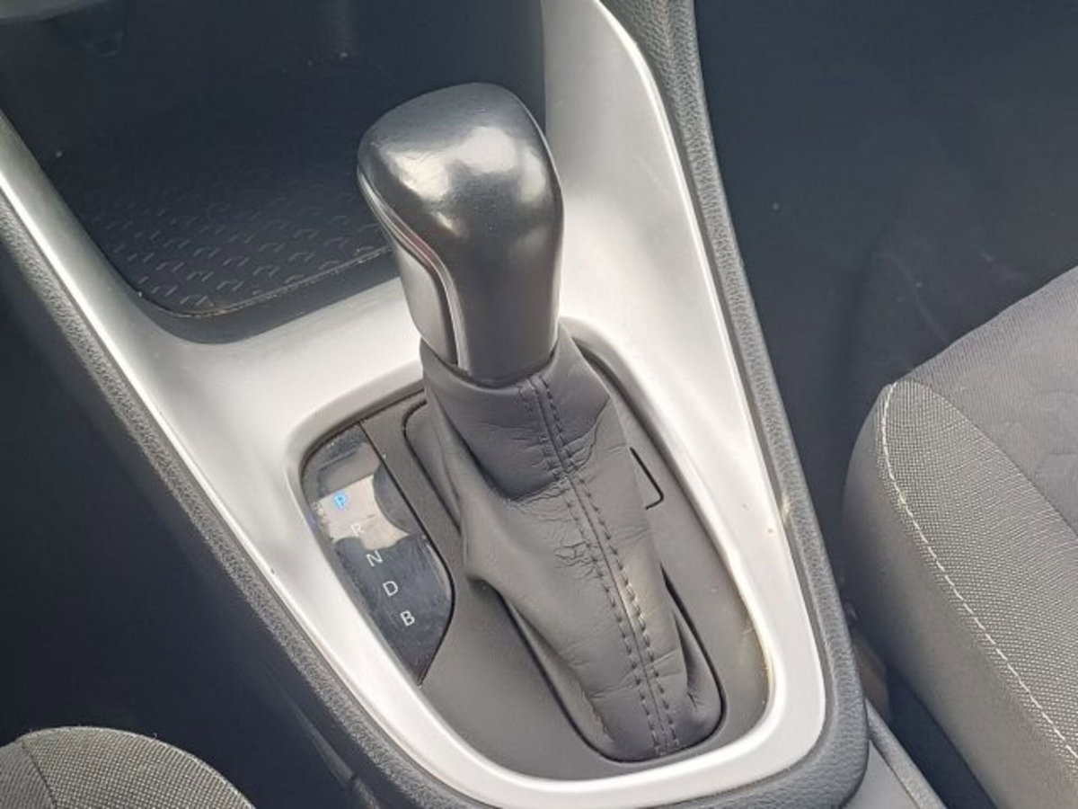 Toyota Yaris 1.5 Hybrid 5 porte Energy (15)