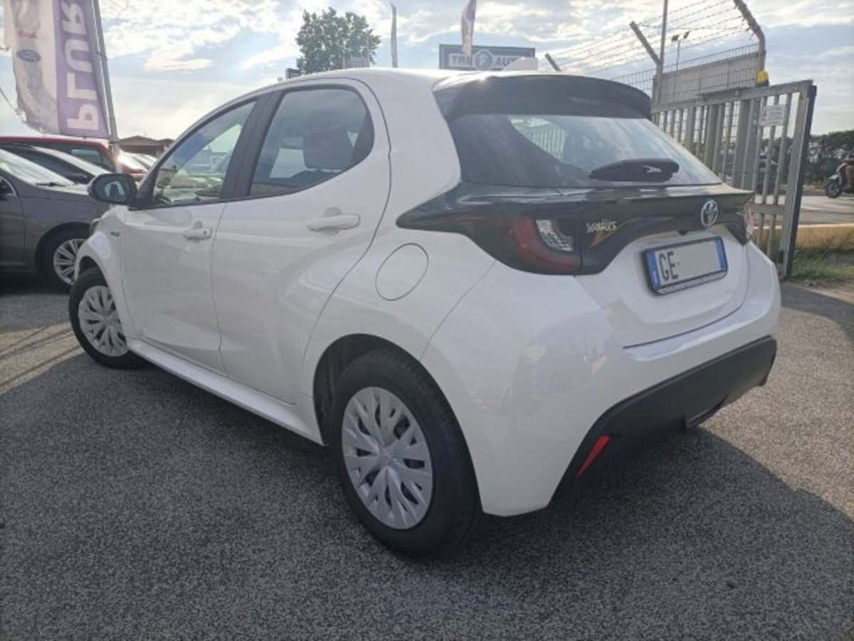 Toyota Yaris 1.5 Hybrid 5 porte Energy (8)