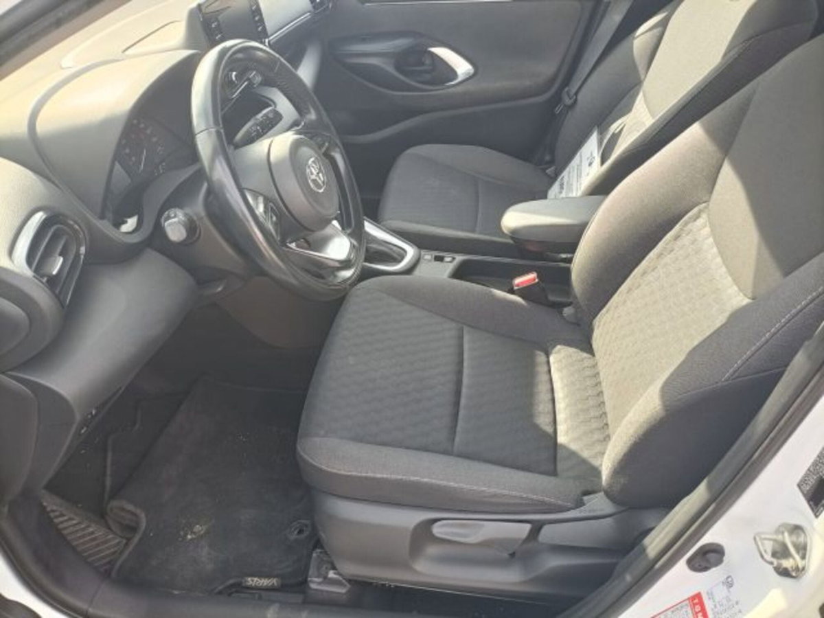 Toyota Yaris 1.5 Hybrid 5 porte Energy (9)