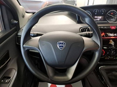 Lancia Ypsilon 1.2 69 CV 5 porte Silver (11)