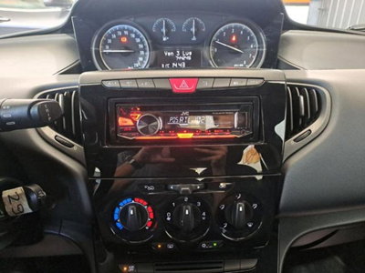 Lancia Ypsilon 1.2 69 CV 5 porte Silver (14)