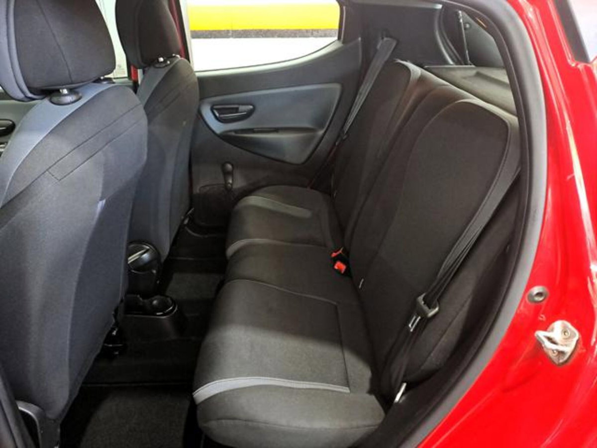 Lancia Ypsilon 1.2 69 CV 5 porte Silver (18)
