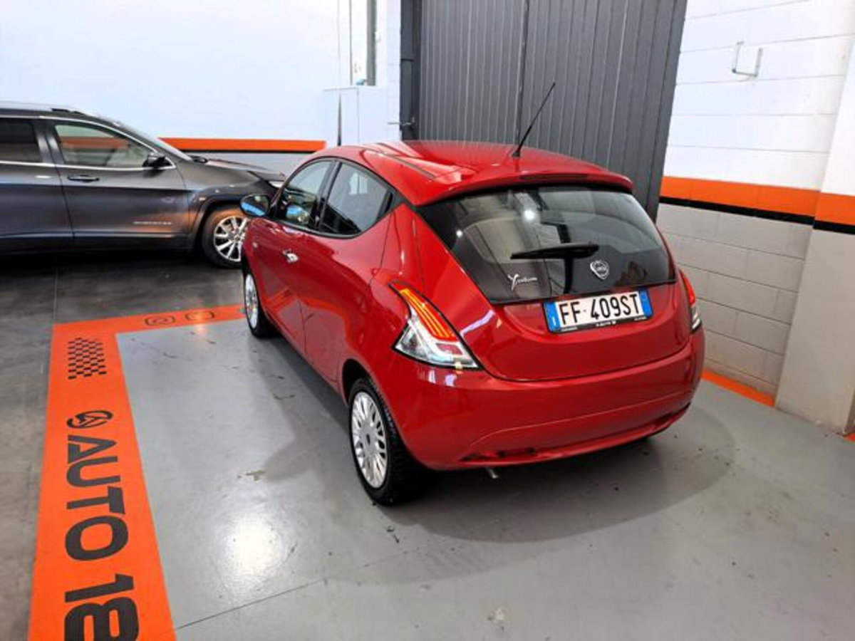 Lancia Ypsilon 1.2 69 CV 5 porte Silver (4)