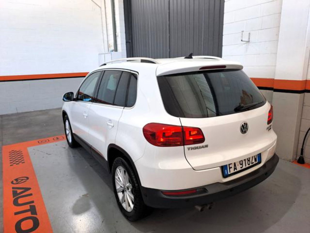 Volkswagen Tiguan Allspace 2.0 tdi R-Line 150cv dsg (17)