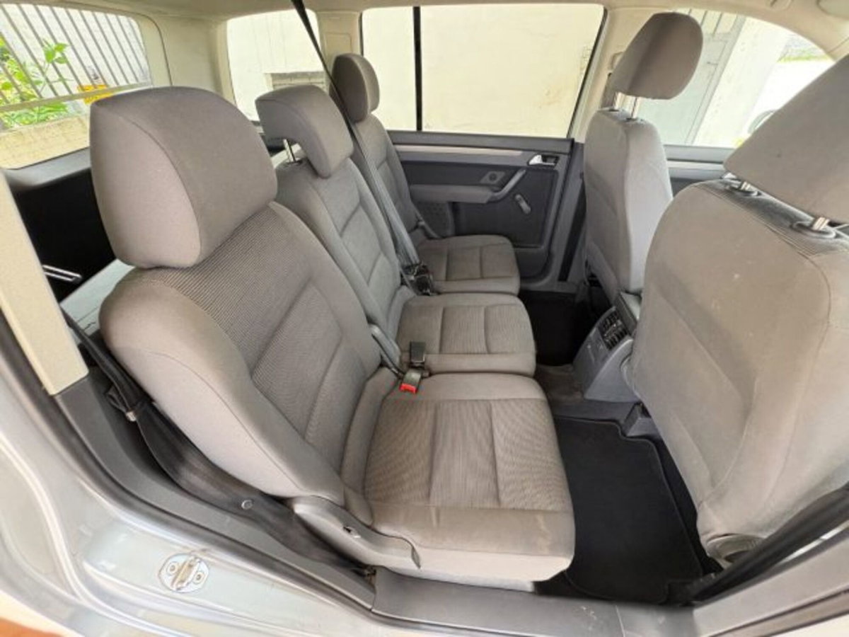 Volkswagen Touran 1.6 (10)