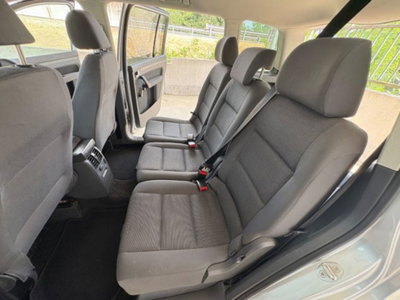 Volkswagen Touran 1.6 (11)