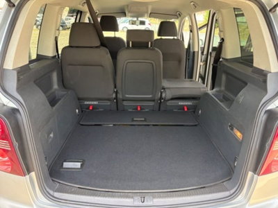 Volkswagen Touran 1.6 (16)