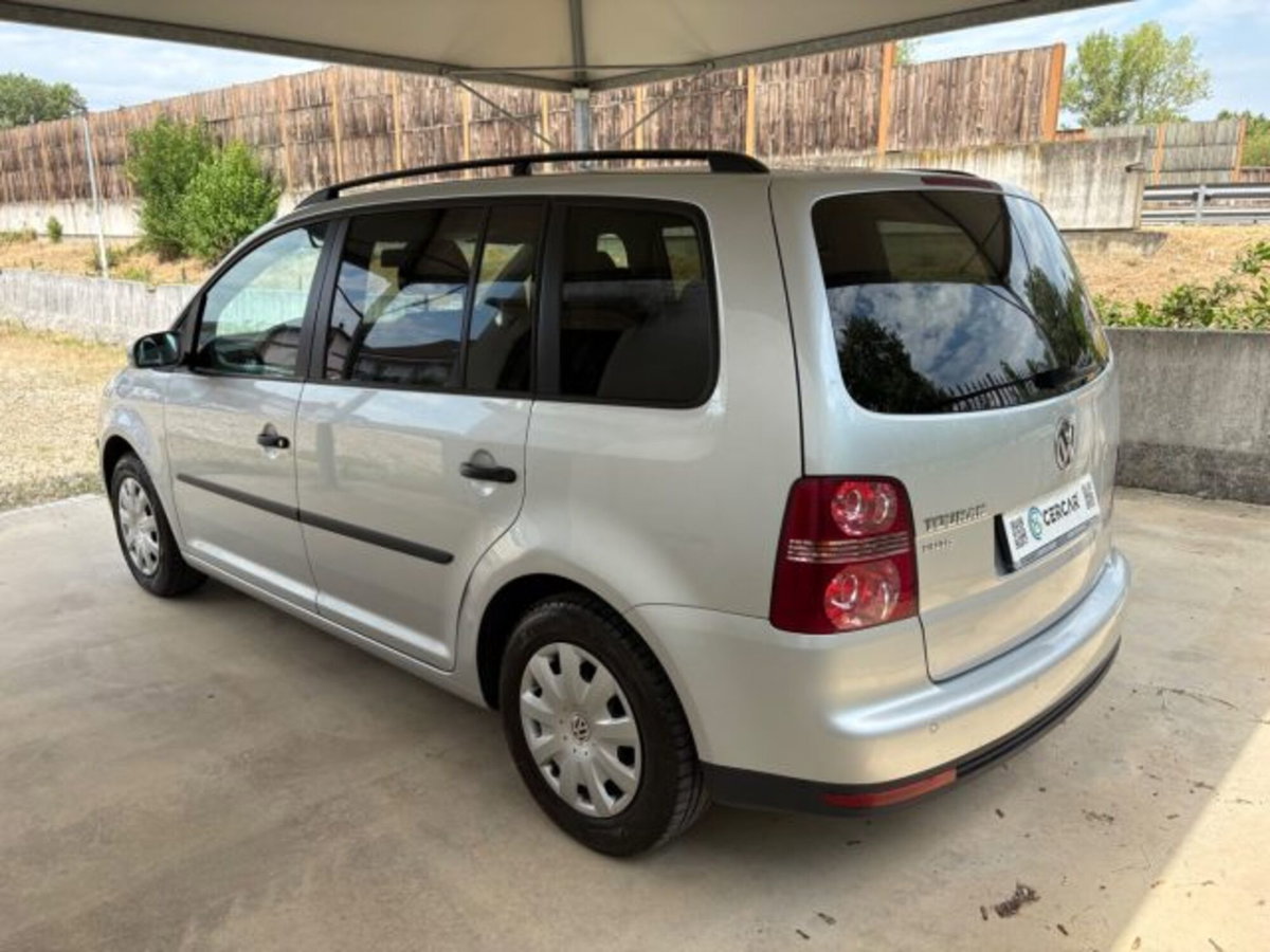 Volkswagen Touran 1.6 (4)