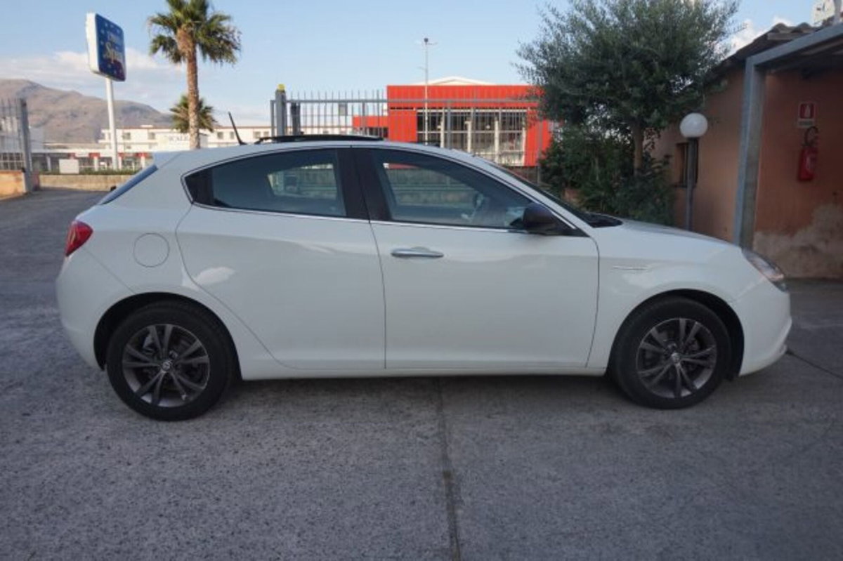 Alfa Romeo Giulietta 1.6 JTDm-2 Progression (10)