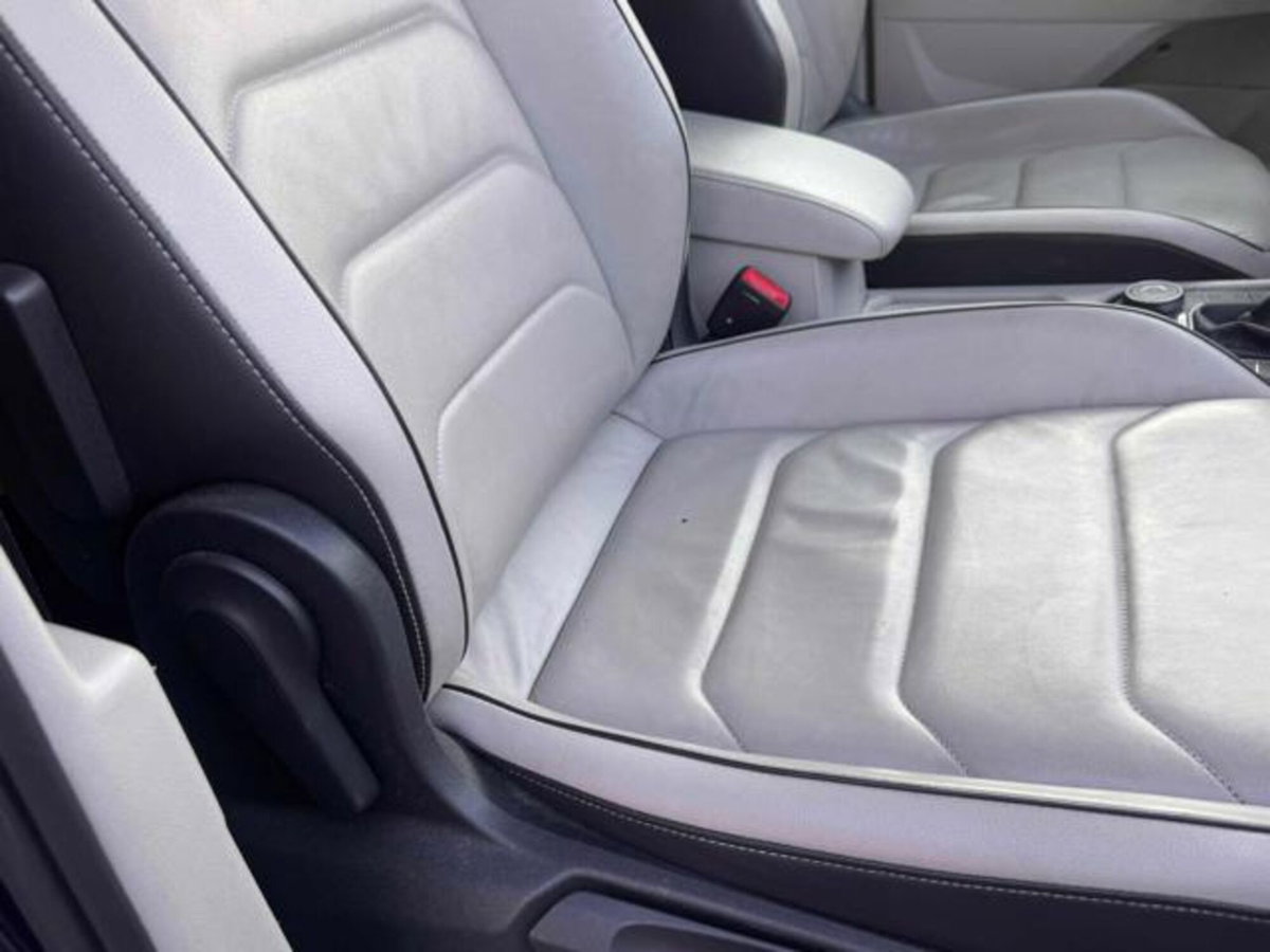 Volkswagen Tiguan 2.0 TDI SCR 4MOTION Executive BlueMotion Technology (12)