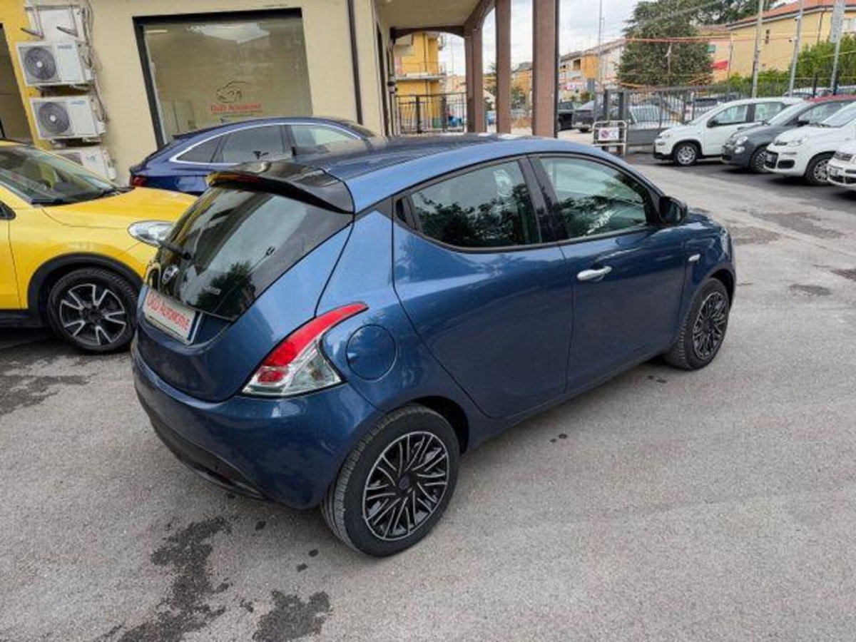 Lancia Ypsilon 1.0 FireFly 5 porte S&S Hybrid Alberta Ferretti (5)