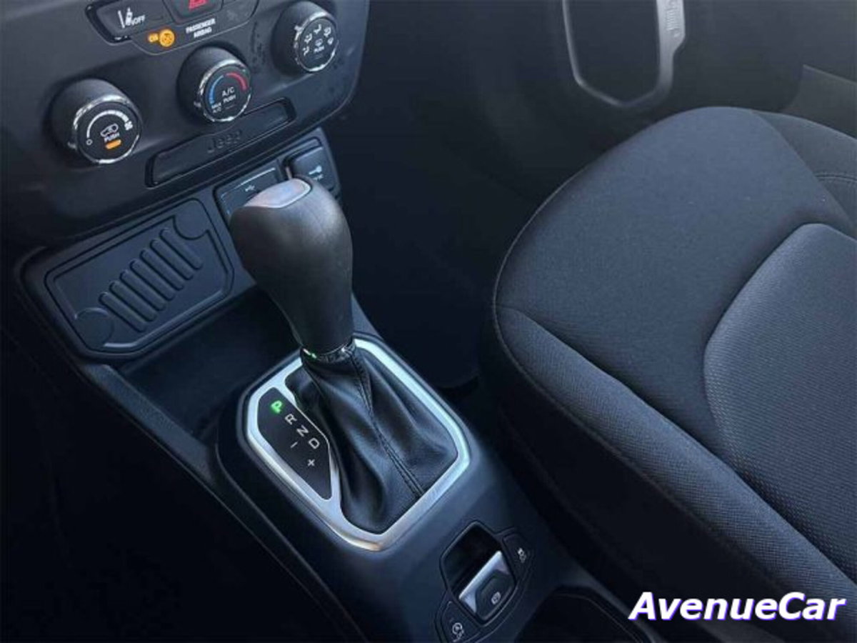 Jeep Renegade 1.3 T4 DDCT Longitude (16)