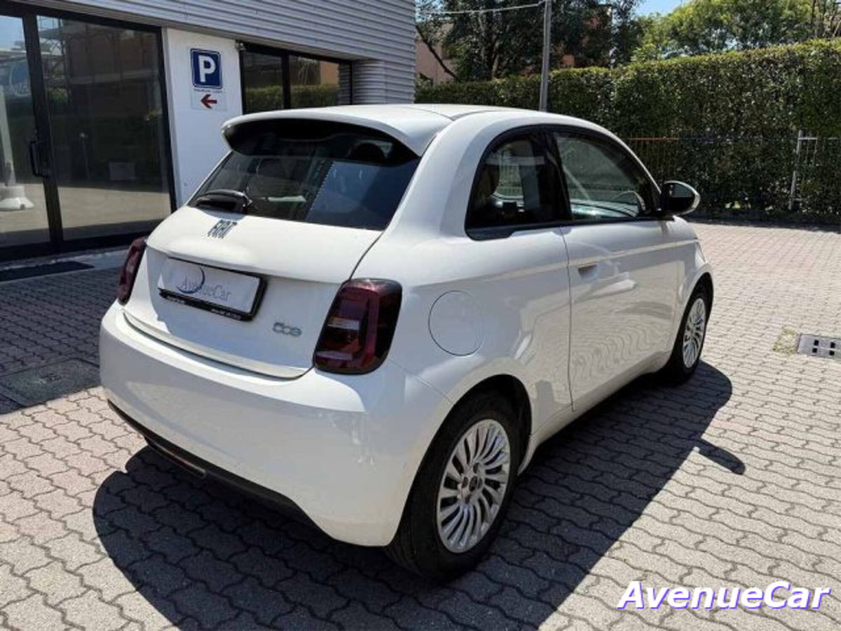 Fiat 500e Action Berlina 23,65 kWh (5)