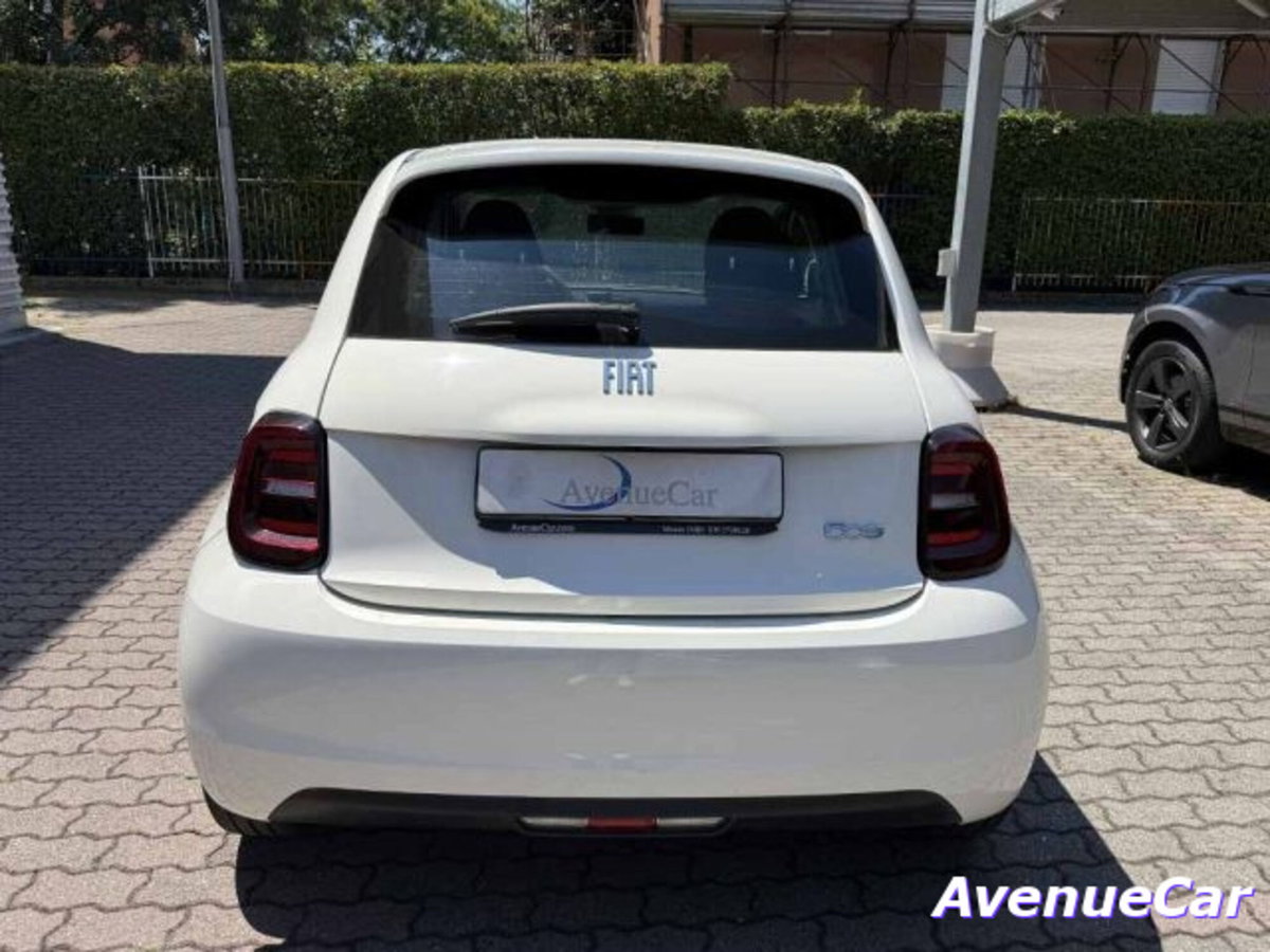 Fiat 500e Action Berlina 23,65 kWh (6)