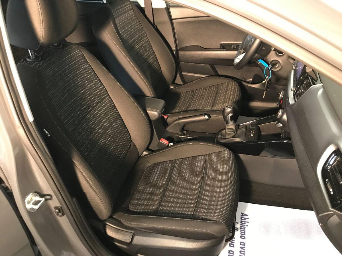 Kia Stonic 1.0 t-gdi mhev Style (17)