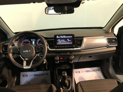 Kia Stonic 1.0 t-gdi mhev Style (6)