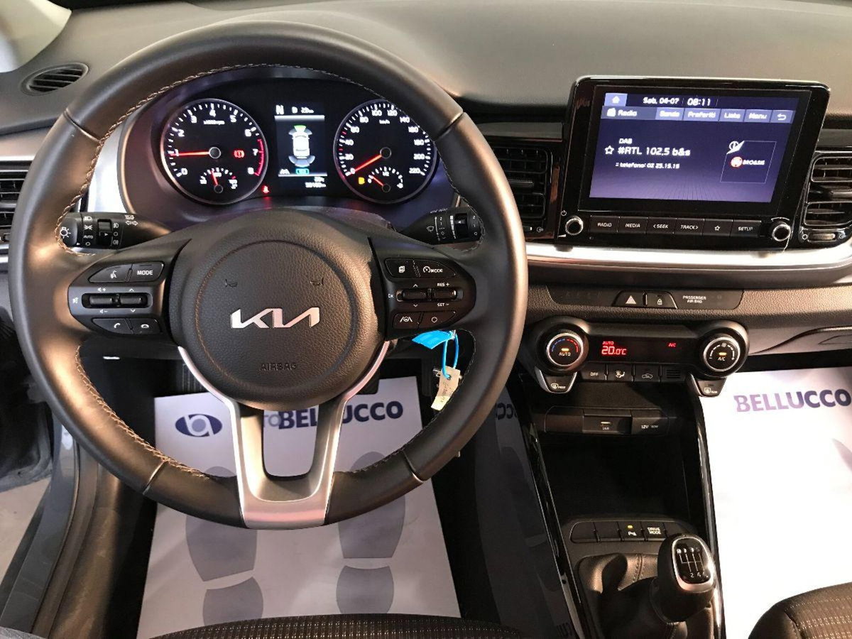 Kia Stonic 1.0 t-gdi mhev Style (7)