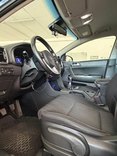 Kia Sportage 1.6 CRDI 115 CV 2WD Business Class (9)