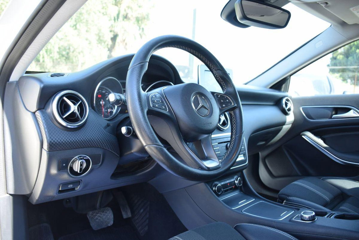 Mercedes-Benz Classe A 180 d Automatic Sport (5)